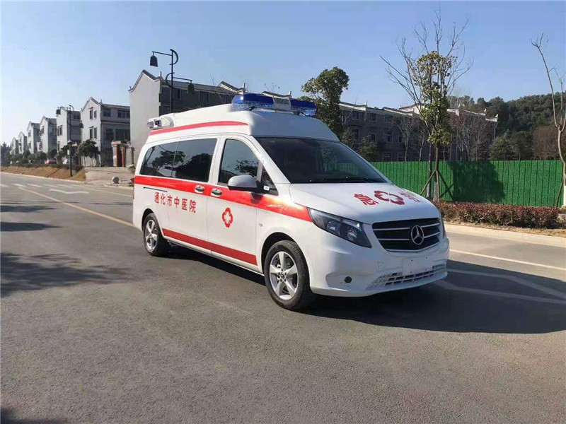 奔馳威霆監(jiān)護型救護車 (2).jpg
